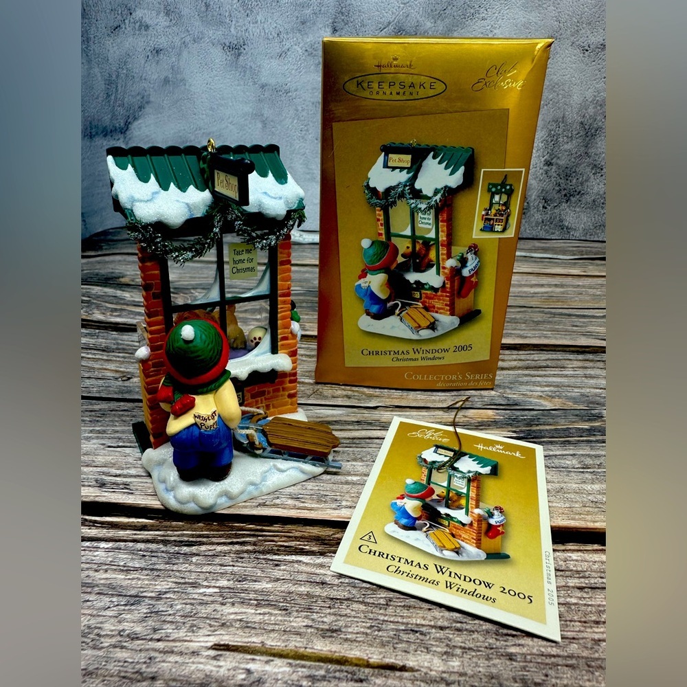 Hallmark 2005 Christmas Window #3, Club Ornament - Picture 1 of 9